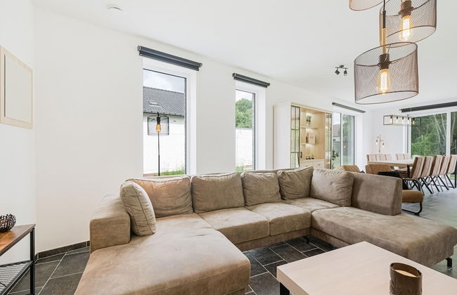 Modern Holiday Home in Ronse With Garden - Photo 13