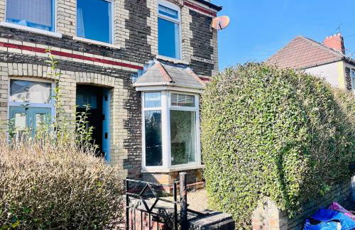 Charming End of Terrace Home with Garden - Foto 1