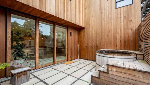 Modern indoor-outdoor living wHot Tub Walk to Beaches & Mountain Trails - Foto 5