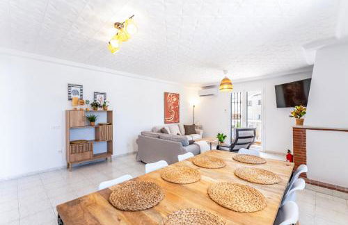 VB Villa Coto 7BR w Pool & Views - Photo 20