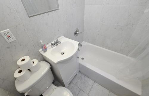 Comfy 1 Bed 1 Bath Apartment in NYC - Foto 16