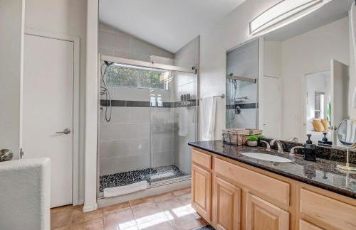 Chic Poolside Oasis - Karaoke - BBQ - Games - Foto 8