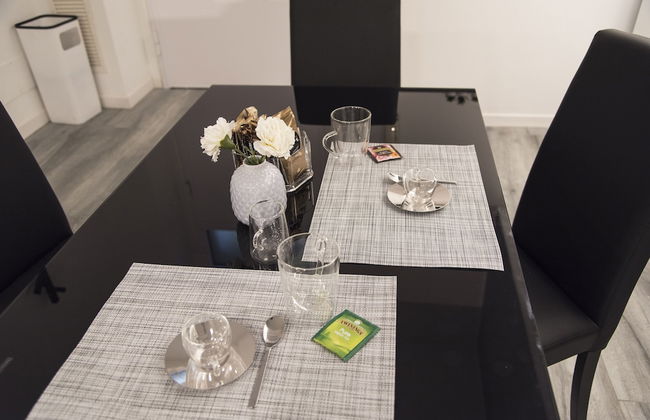 Contemporary 2 Bedroom Flat near University - Photo 16