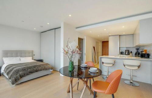 Skyline Studio with Pool & Gym, Canary Wharf - Foto 12