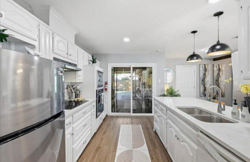 3-BD 2-BA Frisco Getaway - Backyard Patio BBQ - Foto 12