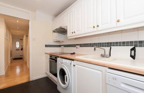 Spacious 3-Bed Home Woolwich O2 Crossrail - Pass the Keys - Foto 15