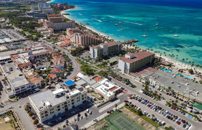 Luxury 2-bedroom Condo Right on the Strip in Palm Beach - Foto 53