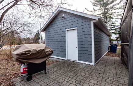 Cheerful 5-bedroom w/Screened Patio, Sleeps 10 in the heart of Fremont! - Foto 21