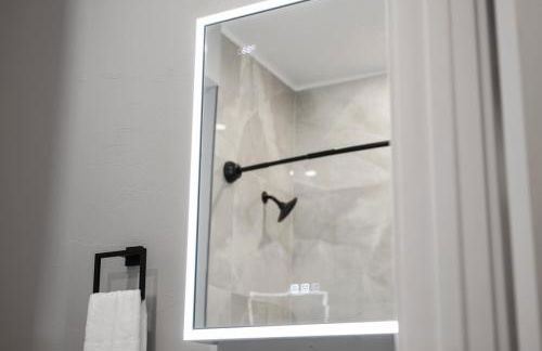 PFR Suites - Highland, 3BR 2BA Shadyside Condo, Penthouse Unit, 2 Decks, Off-Street Parking, 4th Floor Walkup - Foto 31