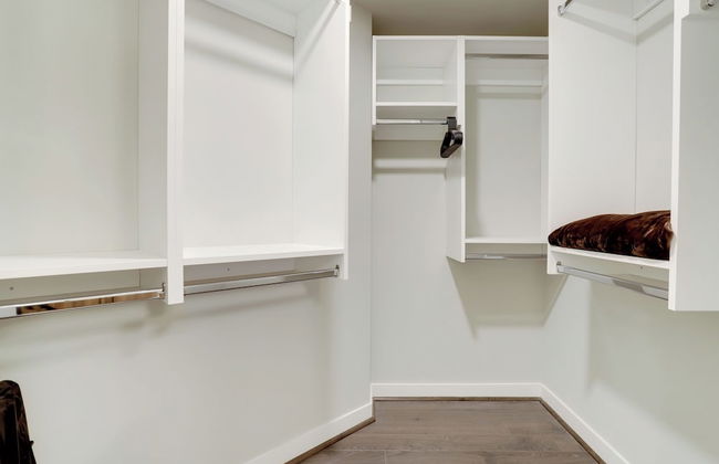 Stylish Apartment Steps from the Metro - Foto 35