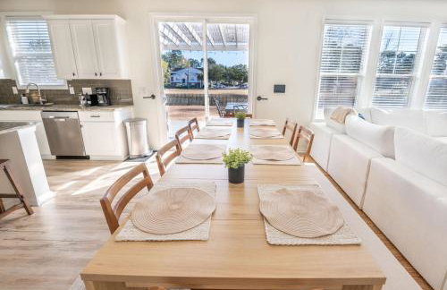 Coastal Retreat & Water Views - Minutes to CHS - Foto 12