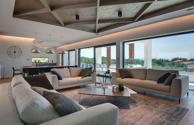 Villa in Vodnjan With Garden - Photo 1