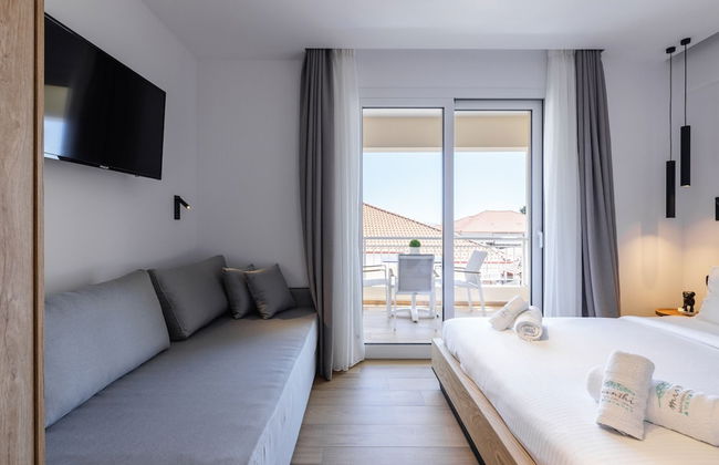 Kentro Luxury Suites - Photo 3