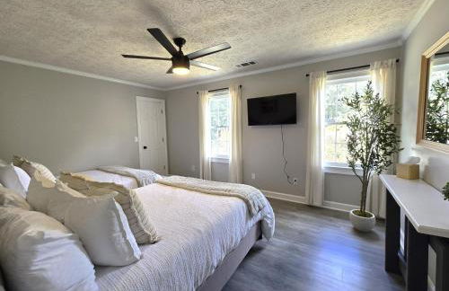 Cozy 5BR Family Retreat Firepit Games Patio - Foto 45