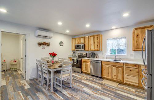 Near Ocean Home Away From Home in Gold Beach - Foto 6