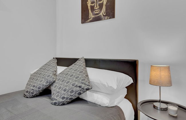 Serviced Ensuite Room In West Drayton London UB7 - Photo 2