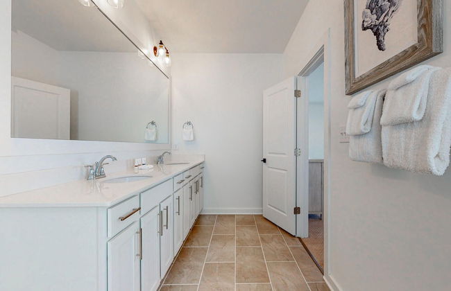 New Home 3br/2.5br w/ Kayak Access Sleeps 9 - Foto 28