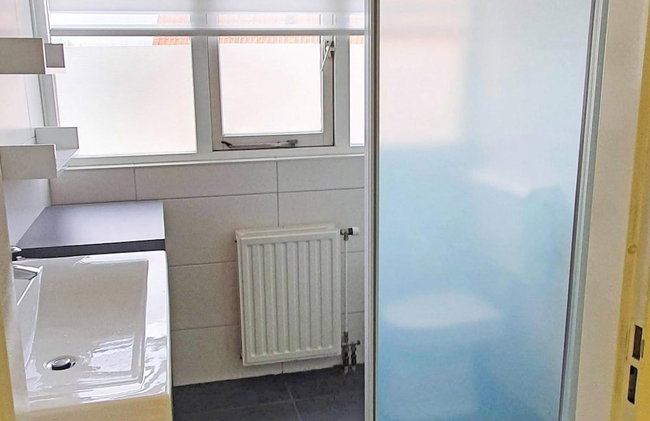 Appealing Bungalow With Garden - Photo 46