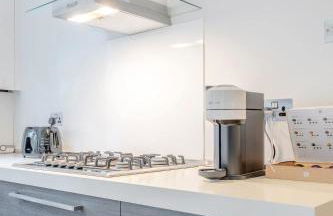 Stylish 3-floor 3bed home with garden near river - Foto 19