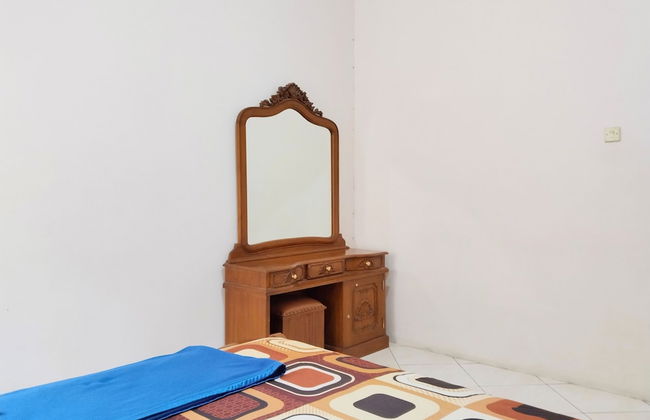 Villa Yustisia Curug 7 Cilember - Foto 15