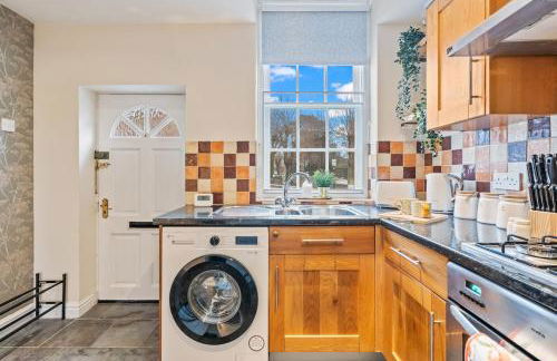 #97 Grade 2 historic Housekeeper's Cottage - Close to Statfold Country Park - Sleeps 5 - Perfect for Contractors and Families - Free street Parking" - Foto 21