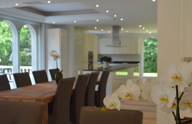 Luxurious Country House - Photo 24