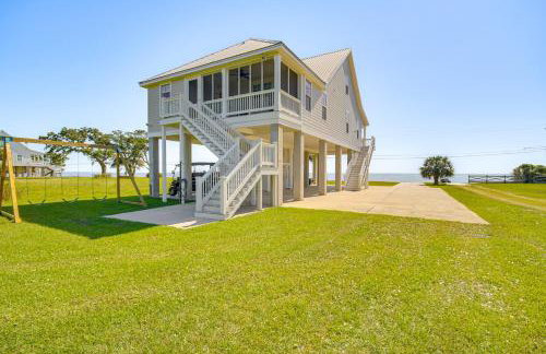 Walk to Beach Oceanfront Home with Outdoor Kitchen - Foto 1