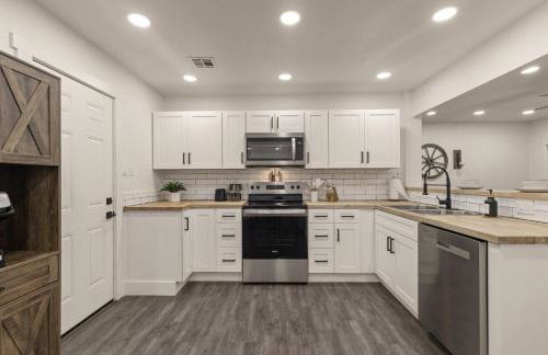 Monticello Cottage in Tulsa - Photo 13