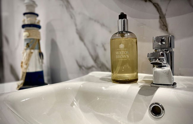 Beautiful Hot Tub Suite in Lytham St Annes - Foto 31