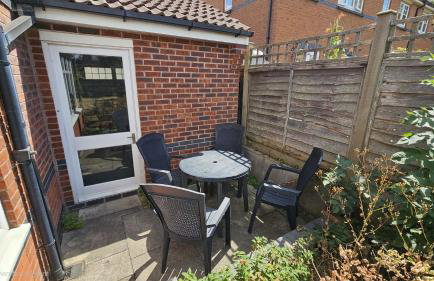 Quiet 3 bed semi with off street parking - Foto 40