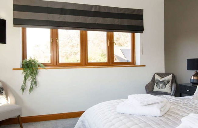 Serene Riverside 6BR Luxury Retreat in Curdridge - Photo 26