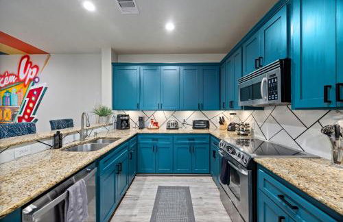 Modern 3-Story Townhome w Pool Table, Sleeps 10 Near Stadiums - Foto 14