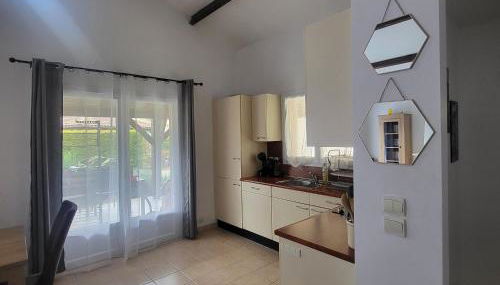 2025 Reno 2-Bed Escape w pool Min to GolfCources - Foto 3