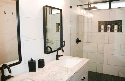 Large Pool & Patio Cozy Single Story Family House - Foto 8