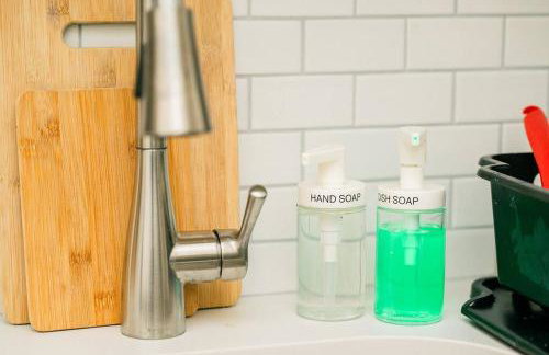 Studio Suite - No Steps - Walkable & Free Parking - Foto 14