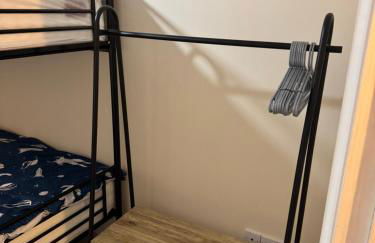 Spacious, sleeps 7, 2 baths, Central Saltash - Photo 43