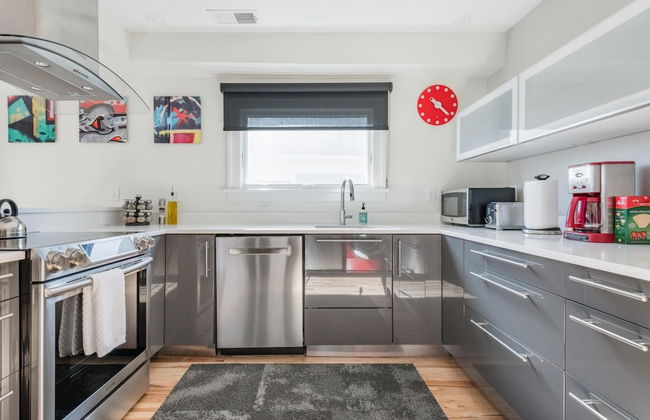 Downton Annie Apartment Three 2BD 1BA Parking - Foto 2