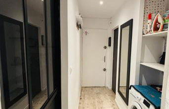 Cosy T2 climatisé sur le port à 5min de la mer parking privé linge de bain et de lit fournis - Foto 7