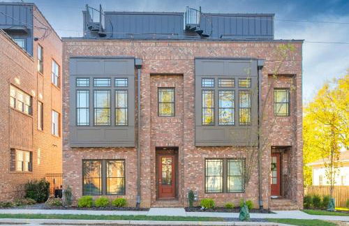 2 Miles to Broadway w Rooftop Deck Grill & Garage - Foto 5