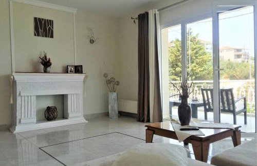 Sea and mountains view apartment - Photo 2