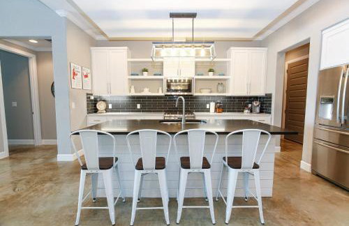 Luxury Lake LBJ House with Heated Swimming Pool and Spill Over Hot Tub and 2 Boat Slips - Foto 14