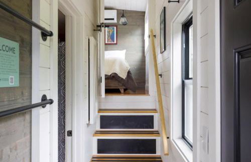 Haven Tiny House w hot tub on river near Stowe - Foto 10