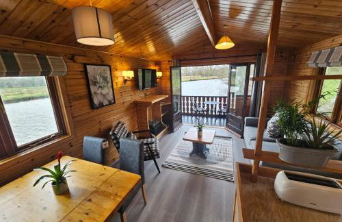 Wroxham Broads Lodge Houseboat - Photo 20