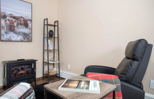 Fly Away Home with Aurora Views - Foto 30