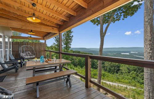 Wood Haven Cabin with a hot tub fire pit & indoor pool - Photo 3