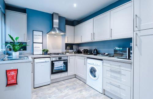 Spacious Modern Chester Home - Great Location - Photo 32