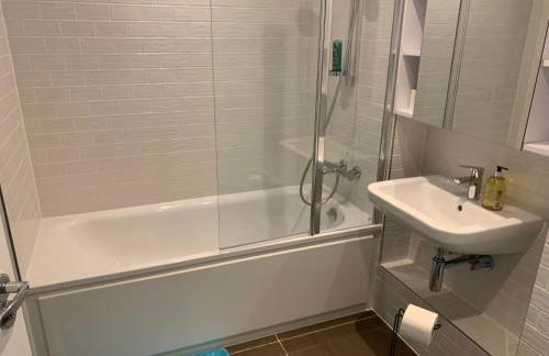 Modern 2 bedroom Apt with easy access to Central London, O2, Excel centre and Parking - Foto 41