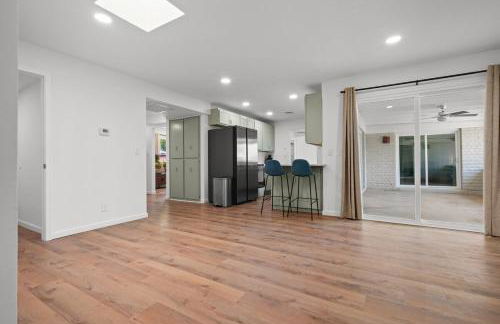 Modern 5BR Retreat l Cozy l Spacious Work-Friendly - Foto 18