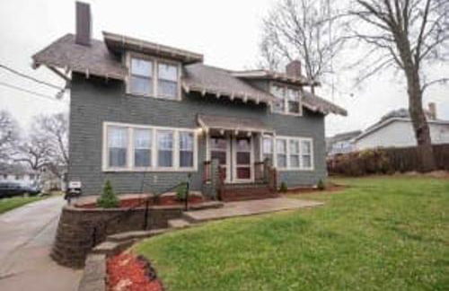 2BR Family Charmer Duplex near Drake - Foto 16
