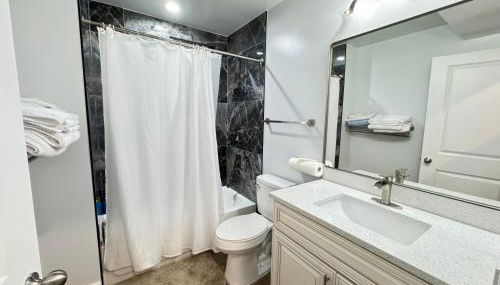 Stylish Cozy 2BR Apartment in DC - Photo 4